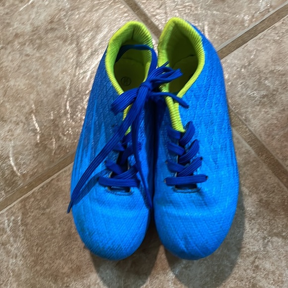 2 Pairs of Soccer Cleats - Picture 2 of 4